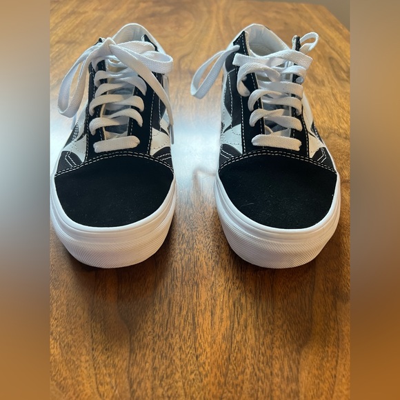 Vans - Picture 4 of 6